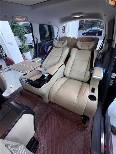 Suíocháin cúil SUV